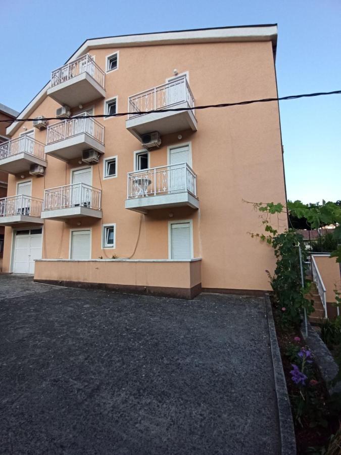 Apartments Parapid بودفا المظهر الخارجي الصورة